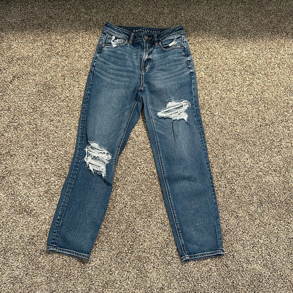 American Eagle Mom Straight Jeans